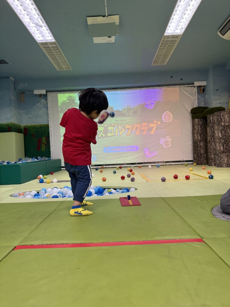 当たらなくても、何度も振り続ける。その集中力に驚かされました。